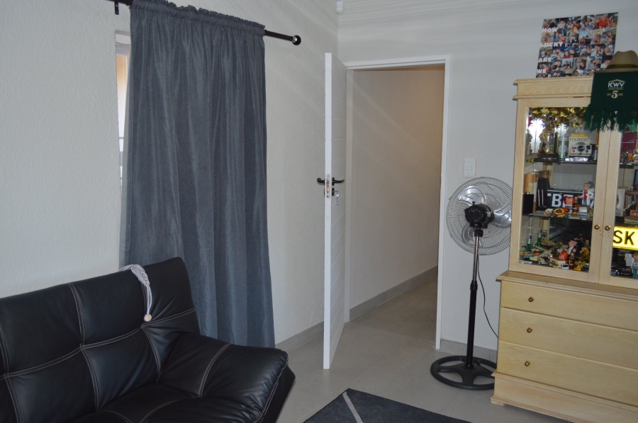 4 Bedroom Property for Sale in Flamwood North West